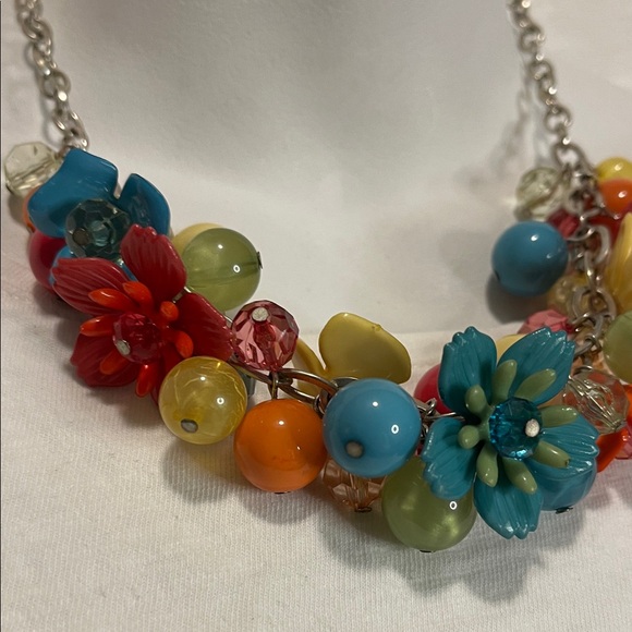 Vintage Floral Statement Necklace - Picture 2 of 3